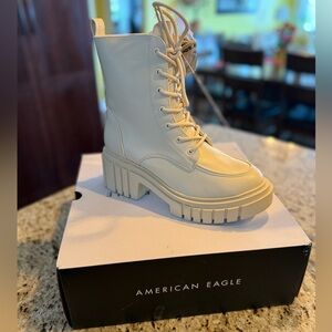 NWT American Eagle Outfitters Women's Lace-Up Cream Boots